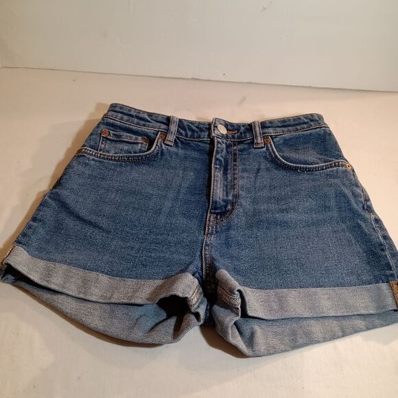 Weekday Denim Roll-up  Shorts sz 34 - Picture 2 of 11